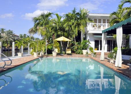 Las Olas Isles Vacation Rental Villa